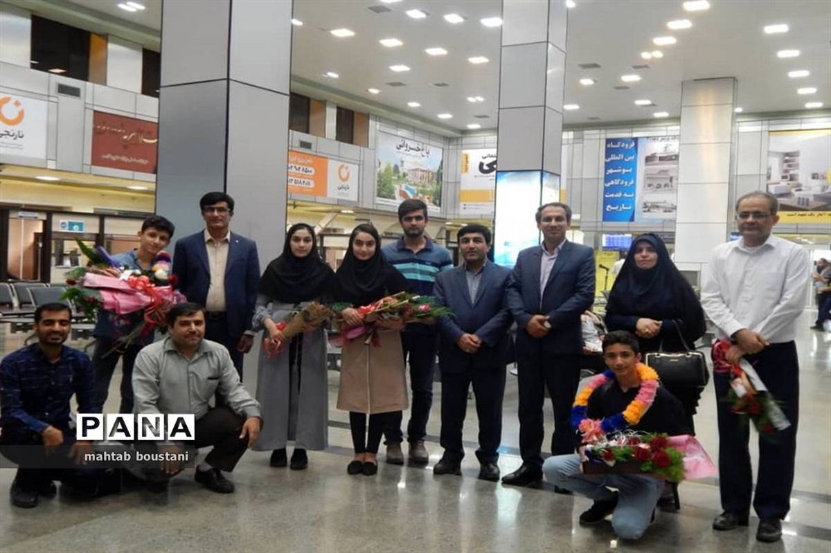 استقبال از دانش‌آموزان برگزیده استان بوشهر در جشنواره نوجوان خوارزمی مرحله کشوری