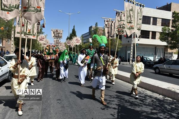 حرکت نمادین کاروان امام حسین علیه السلام در بیرجند