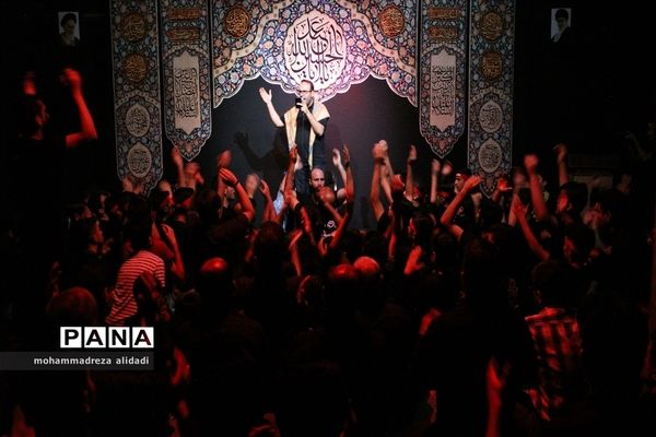 عزاداری مردم شیراز در سومین شب از ماه محرم