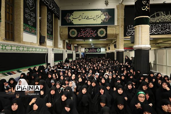 اولین شب عزاداری حضرت اباعبدالله الحسین (ع) با حضور مقام معظم رهبری