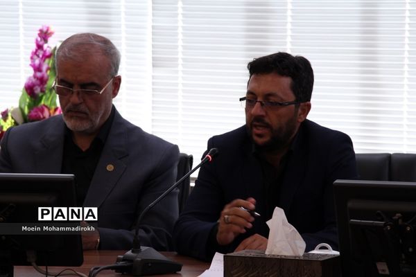 هفدهمین نشست شورای اسلامی خراسان رضوی با مسئولان آموزش و پرورش استان
