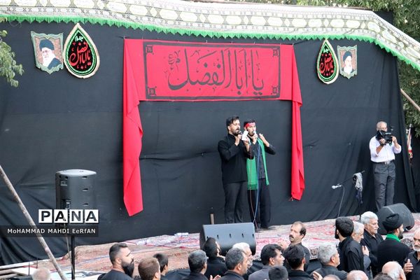 اجتماع عظیم مردم شهرستان آباده در هشتمین روز محرم و ابراز ارادت به حضرت عباس(ع)