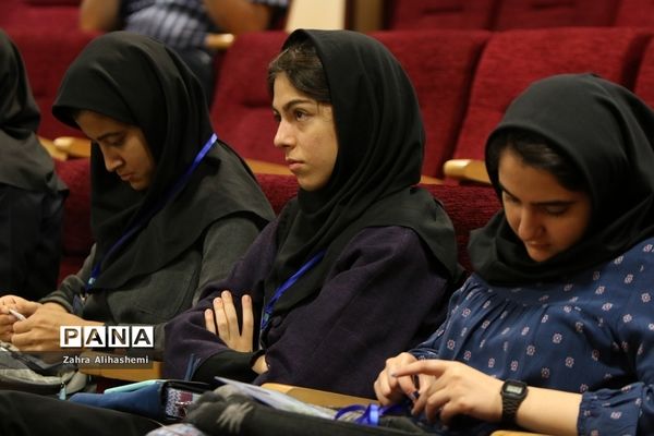مراسم تقدیر از برگزیدگان کنکور98 شهر تهران