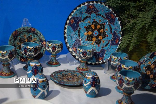 نمایشگاه هنری دست آفرین