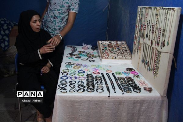 نمایشگاه هنری دست آفرین