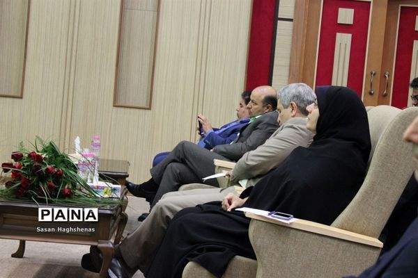 آیین تجلیل ازمعلمان و دانش‌آموزان نام آور مسابقات کشوری در رشته‌های ورزشی