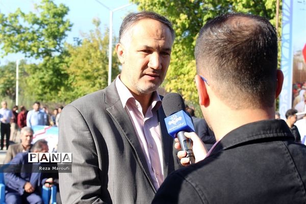 آیین غبار روبی مزار شهدا  به‌مناسبت گرامیداشت هفته دولت در ارومیه