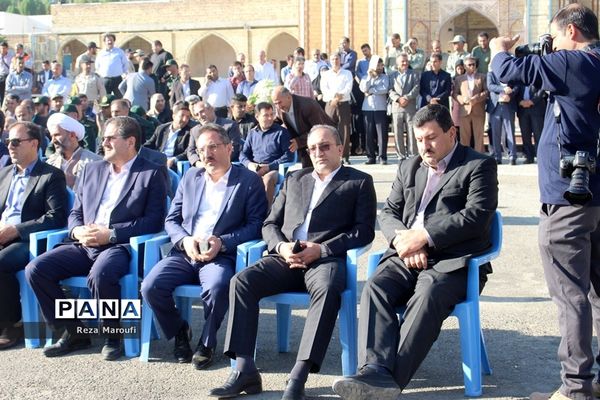 آیین غبار روبی مزار شهدا  به‌مناسبت گرامیداشت هفته دولت در ارومیه