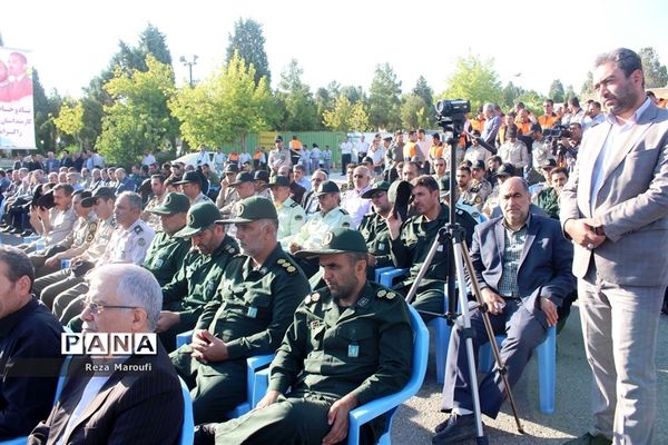آیین غبار روبی مزار شهدا  به‌مناسبت گرامیداشت هفته دولت در ارومیه