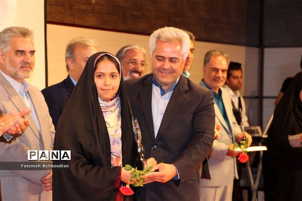 مراسم تجلیل از رتبه های زیر 1000 استان خراسان جنوبی
