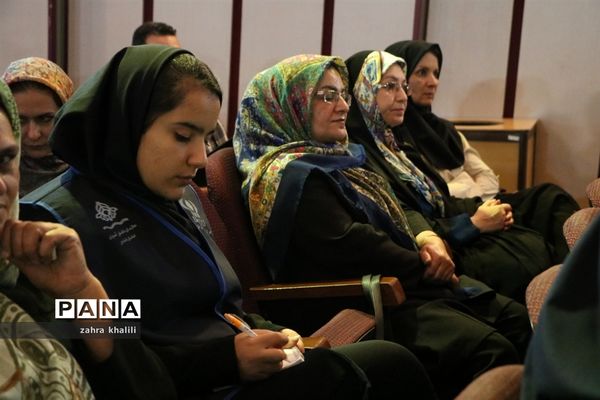 همایش تجلیل از رتبه‌های تک رقمی کنکور 98 و مدال‌آوران المپیاد استان فارس