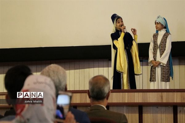 همایش تجلیل از رتبه‌های تک رقمی کنکور 98 و مدال‌آوران المپیاد استان فارس