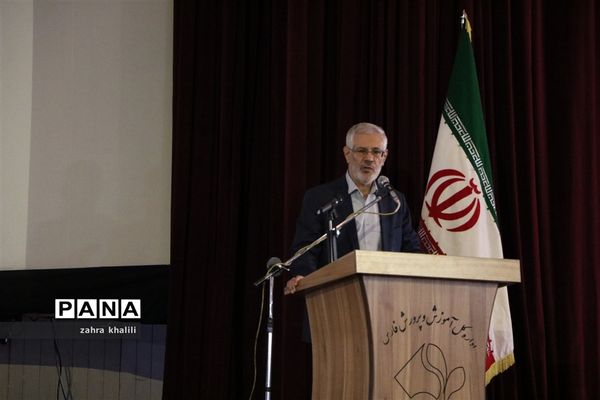 همایش تجلیل از رتبه‌های تک رقمی کنکور 98 و مدال‌آوران المپیاد استان فارس