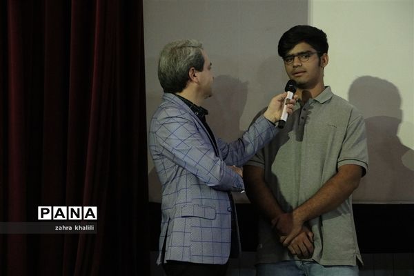 همایش تجلیل از رتبه‌های تک رقمی کنکور 98 و مدال‌آوران المپیاد استان فارس