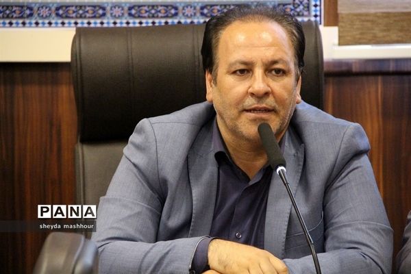 تجلیل از کارمندان نمونه آموزش و پرورش شهرری درهفته دولت