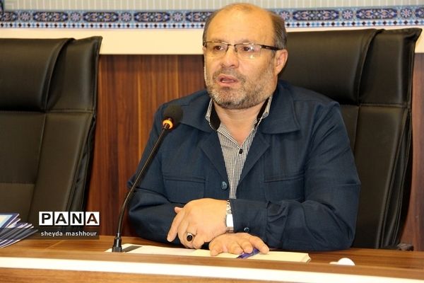 تجلیل از کارمندان نمونه آموزش و پرورش شهرری درهفته دولت