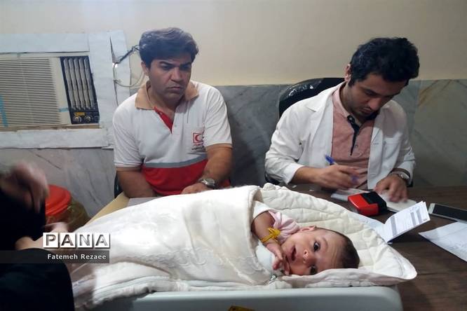 خدمت بی منت کاروان سلامت هلال احمر استان زنجان در مناطق کمبرخوردار سیستان و بلوچستان