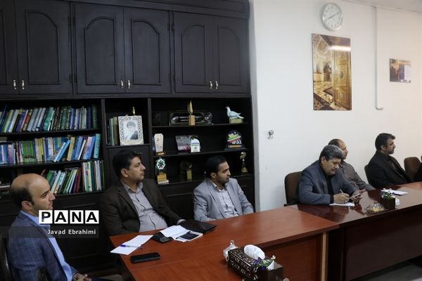 جلسه کارگروه لباس فرم دانش‌آموزی استان خراسان رضوی