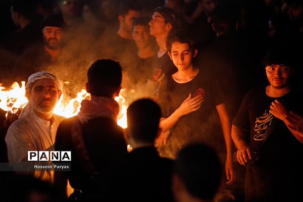 آیین مشعل‌گردانی در دولت‌آباد تهران