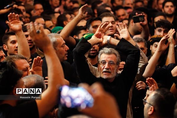 آیین مشعل‌گردانی در دولت‌آباد تهران