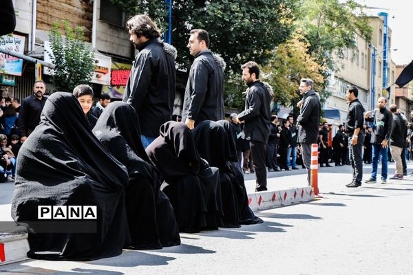 عزاداری خیابانی مردم ارومیه در عاشورای حسینی