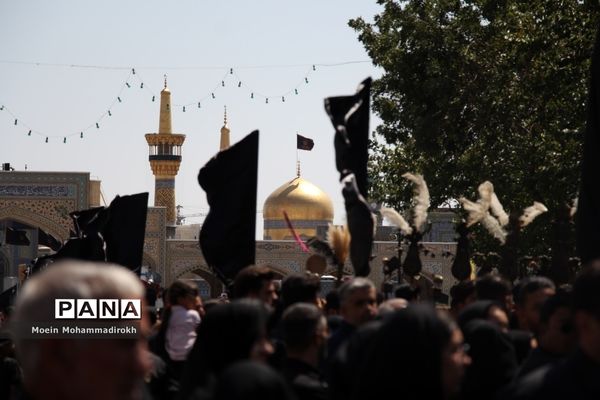 مراسم عزاداری روز عاشورا در مشهد مقدس