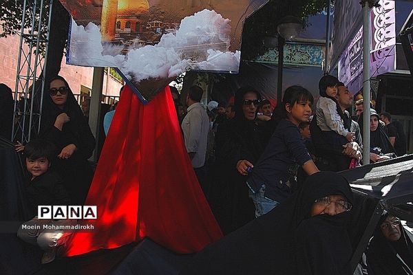 مراسم عزاداری روز عاشورا در مشهد مقدس