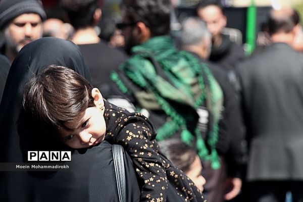 مراسم عزاداری روز عاشورا در مشهد مقدس