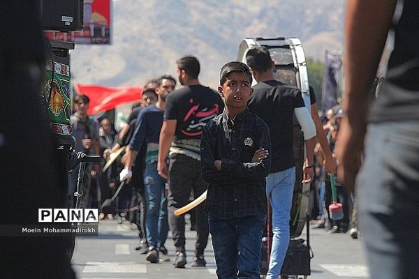 مراسم عزاداری روز عاشورا در مشهد مقدس