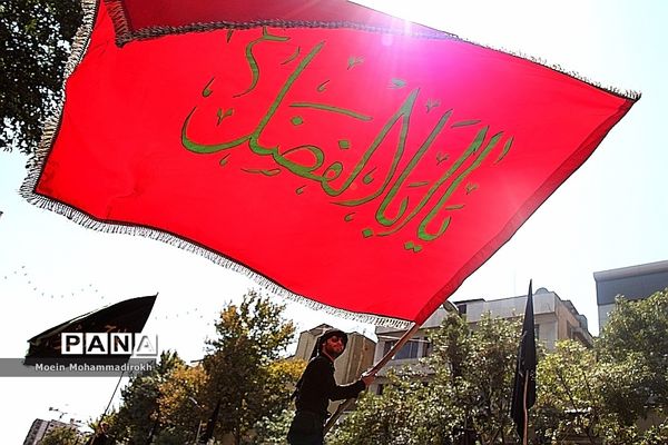 مراسم عزاداری روز عاشورا در مشهد مقدس