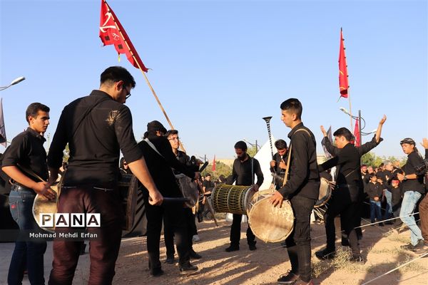 خیمه ها سوخته، علم بی علمدار و نینوا خونین شد