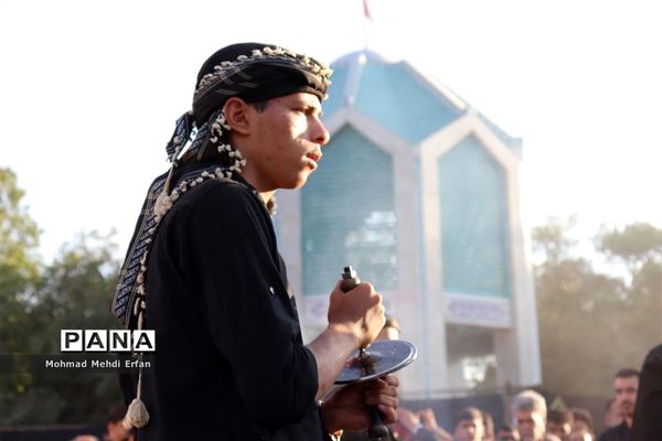 خیمه ها سوخته، علم بی علمدار و نینوا خونین شد