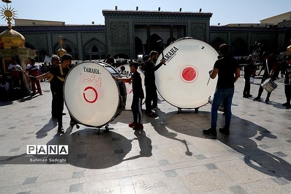 مراسم عزاداری و نماز ظهر عاشورا در حرم حضرت عبدالعظیم