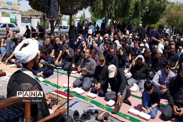 نماز ظهر روز عاشورا در محله بهمنی بوشهر