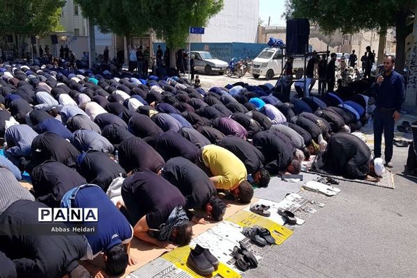 نماز ظهر روز عاشورا در محله بهمنی بوشهر
