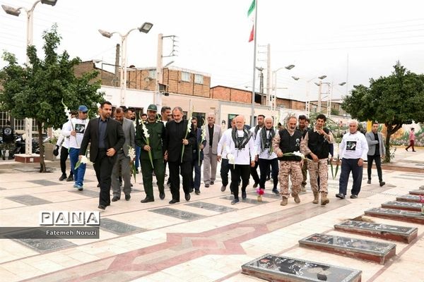 رکاب‌زنی دوچرخه‌سواران بسیجی مازندران به سمت مشهد