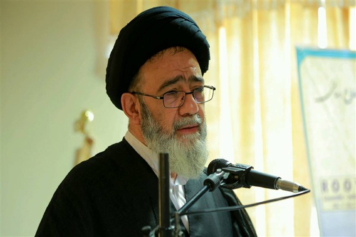 اما جمعه تبریز: برخورداری از طلبه و حوزه انقلابی ویژگی برجسته حوزه علمیه آذربایجان شرقی است