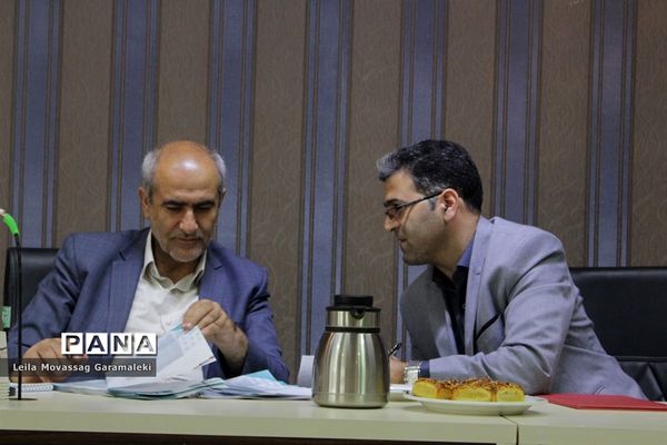 دیدار و گفت‌وگوی نمایندگان نهمین دوره مجلس دانش‌آموزی با مدیرکل آموزش و پرورش آذربایجان شرقی