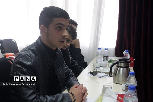 دیدار و گفت‌وگوی نمایندگان نهمین دوره مجلس دانش‌آموزی با مدیرکل آموزش و پرورش آذربایجان شرقی