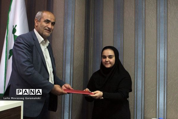 دیدار و گفت‌وگوی نمایندگان نهمین دوره مجلس دانش‌آموزی با مدیرکل آموزش و پرورش آذربایجان شرقی
