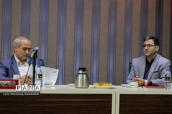 دیدار و گفت‌وگوی نمایندگان نهمین دوره مجلس دانش‌آموزی با مدیرکل آموزش و پرورش آذربایجان شرقی