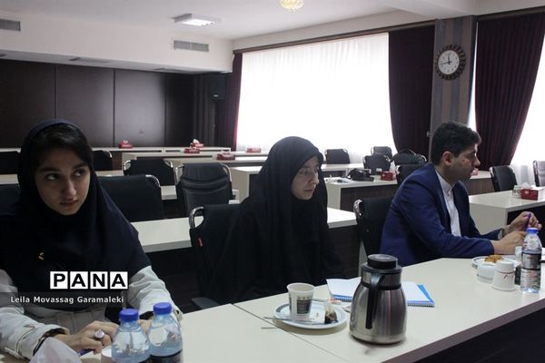 دیدار و گفت‌وگوی نمایندگان نهمین دوره مجلس دانش‌آموزی با مدیرکل آموزش و پرورش آذربایجان شرقی