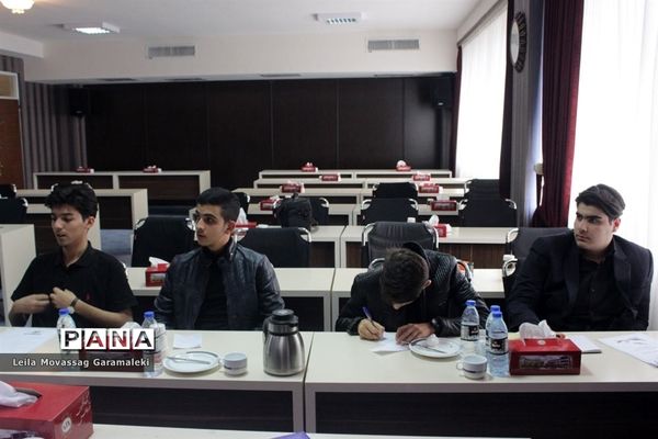 دیدار و گفت‌وگوی نمایندگان نهمین دوره مجلس دانش‌آموزی با مدیرکل آموزش و پرورش آذربایجان شرقی