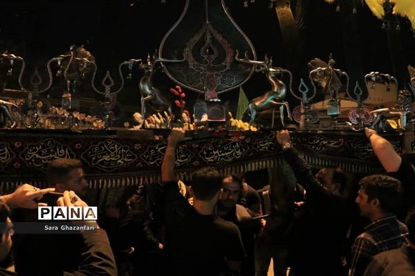 آیین علم‌کشی درشب هفتم شهادت امام حسین (ع) در  ساری