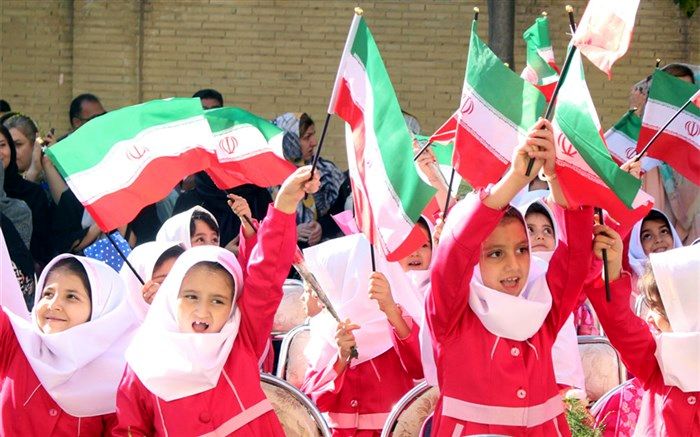 مدیر کل آموزش و پرورش استان خبر داد: تحصیل 136000 نوآموز و دانش آموز پایه اول ابتدایی در آذربایجان شرقی