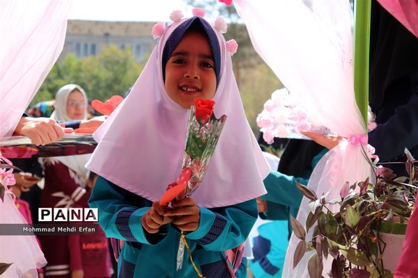 برگزاری جشن روز شکوفه ها در آباده