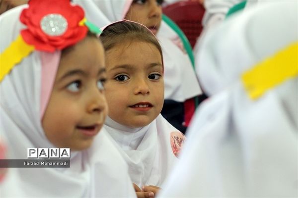 برگزاری جشن شکوفه‌ها در چهاردانگه