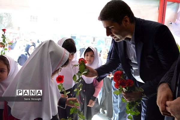 جشن شکوفه‌ها در مدارس شهریار