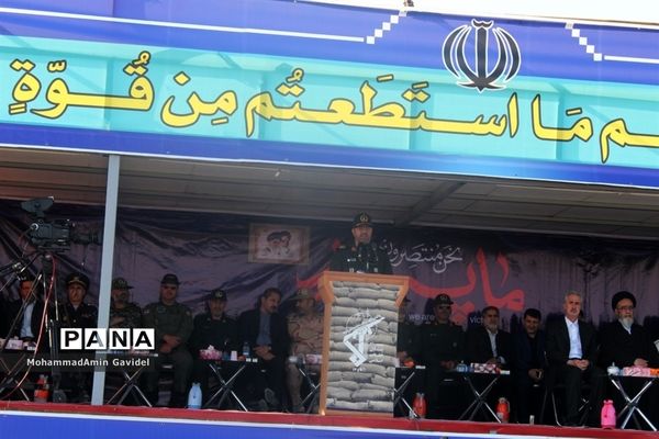 رژه نیروهای مسلح در تبریز به مناسبت هفته دفاع مقدس