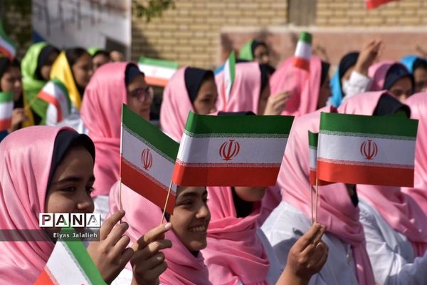 آیین استانی نواختن زنگ مهر و زنگ ایثار و شهادت در ناحیه 7 مشهد